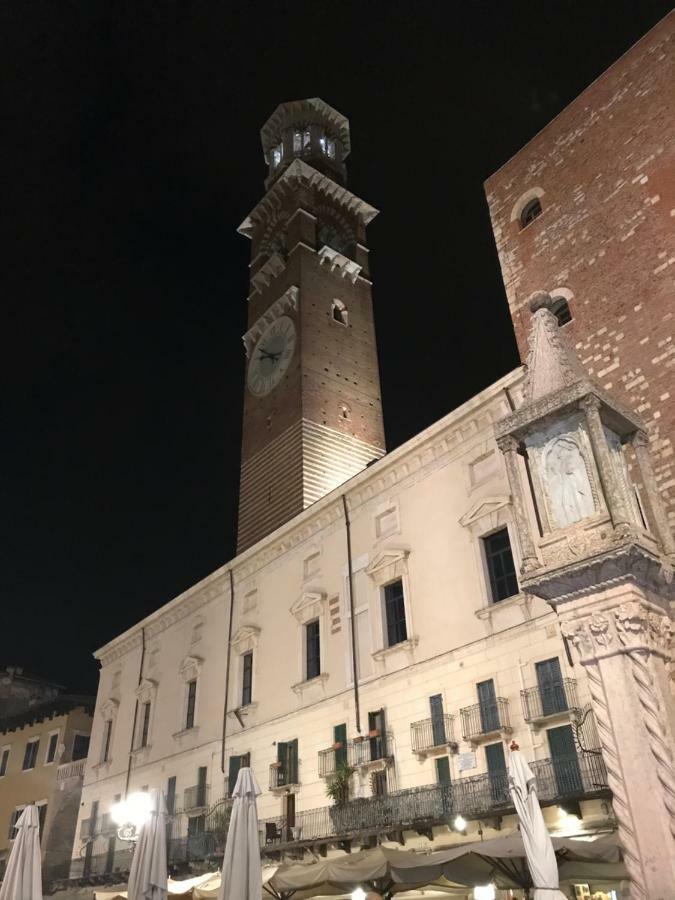 Apartamento estudio de 76 m² en Ciudad Antigua, con 1 baño privado. Verona Exterior foto