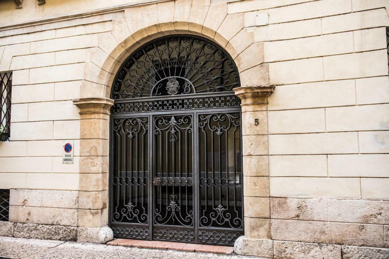 Apartamento estudio de 76 m² en Ciudad Antigua, con 1 baño privado. Verona Exterior foto